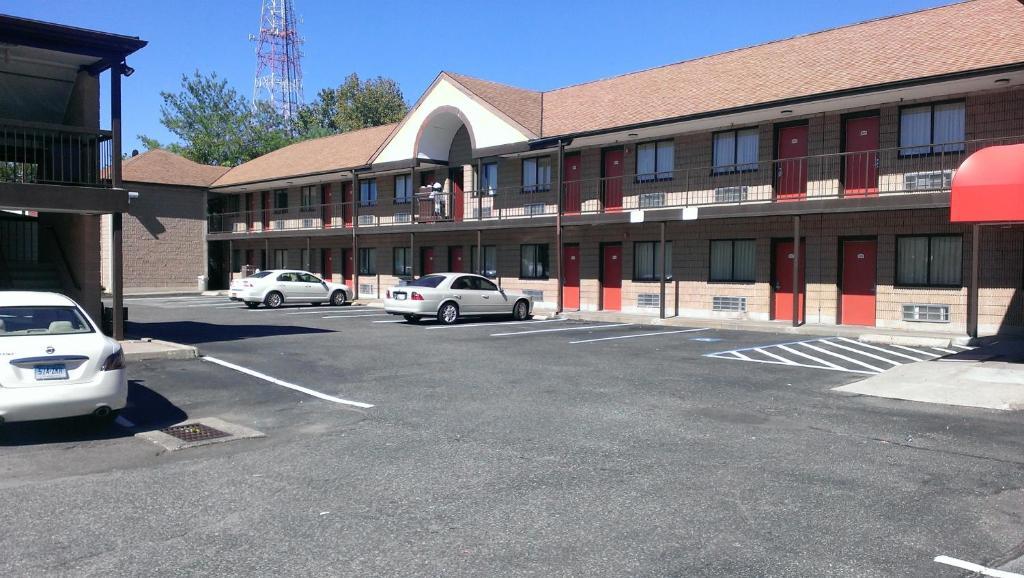 Red Carpet Inn Norwalk Exterior photo